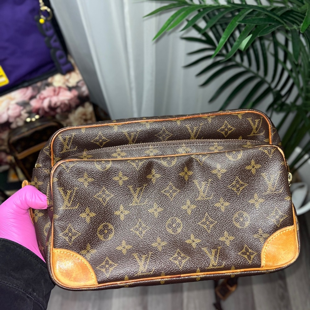 *VINTAGE* Louis Vuitton Vintage Monogram Nil 28 Crossbody Bag *VIDEO INCLUDED*